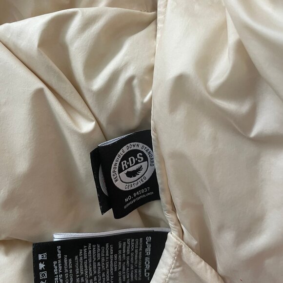 Aritzia Puffer coat - Picture 4 of 4